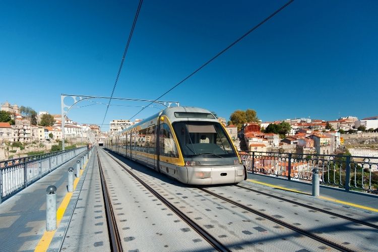 Transporte público em Portugal