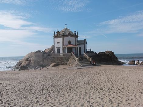 Praia do Senhor da Pedra - Nacionalidade Portuguesa