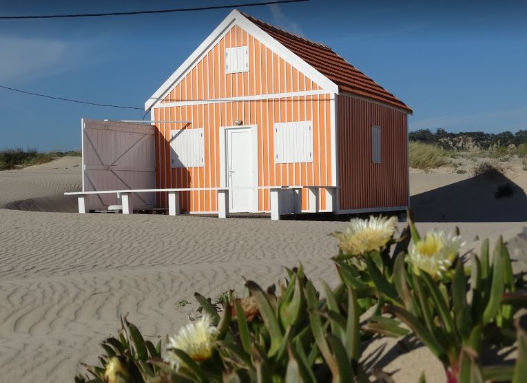 Costa da caparica em almada - nacionalidade portuguesa