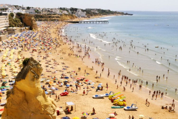 praia dos pescadores em Albufeira - nacionalidade portuguesa