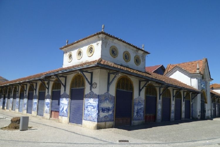 mercado de santarém portugal