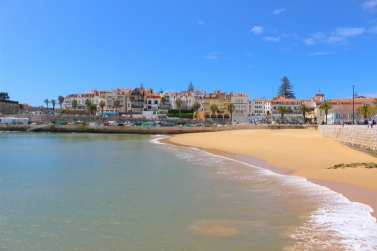 praia perto de estoril, cascais