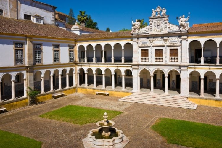 Universidade de Évora