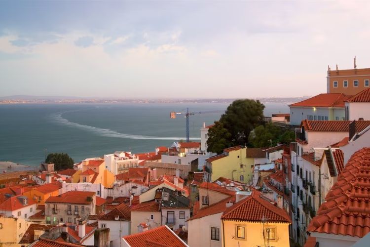 Miradouro de Santa Luzia em Lisboa 