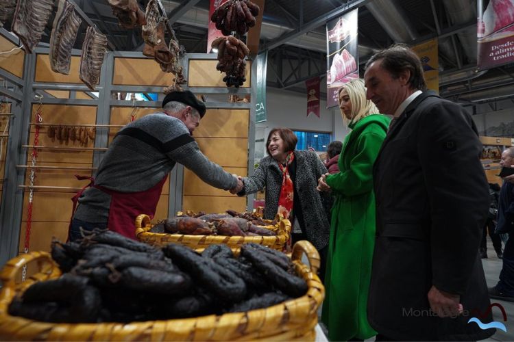 Feira do Fumeiro e Presunto de Barroso