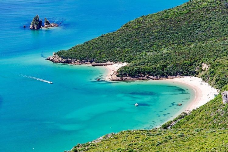 Serra da Arrábida em Portugal  - um lugar mágico da Serra ao Mar, praia do portinho